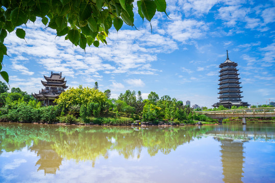 南寧五象湖公園五象塔弘仁閣