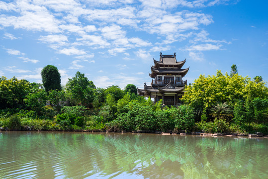 南寧五象湖公園五象塔弘仁閣