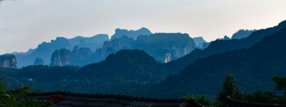 群山