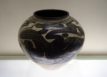 元代白底黑花蘆雁紋壇
