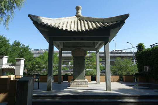 北京匯通祠乾隆詩(shī)碑亭