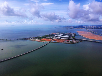 建設(shè)中的港珠澳大橋澳門人工島