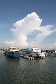 瓊州海峽