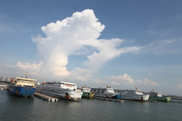 瓊州海峽