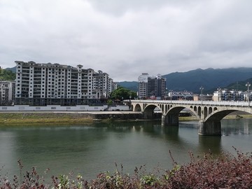 秋浦河風(fēng)光