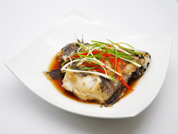 清蒸鴉片魚頭