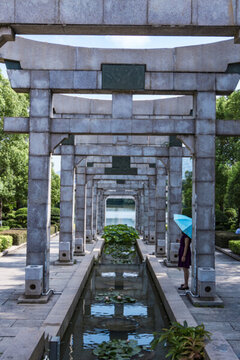 牌樓大門(mén)
