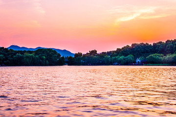 西湖夕陽(yáng)