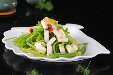 芹菜拌蓮藕