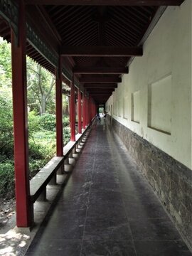紅柱走廊