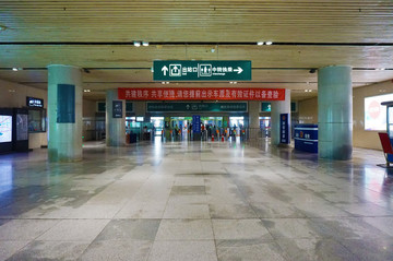 車站地下通道