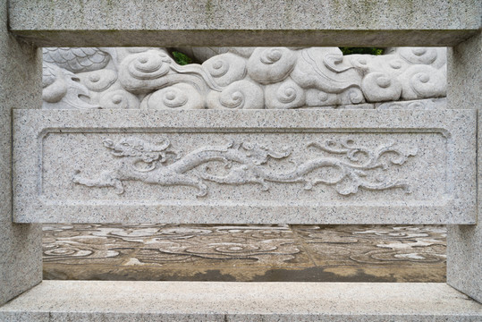 龍紋浮雕