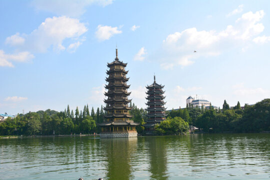 桂林日月雙塔