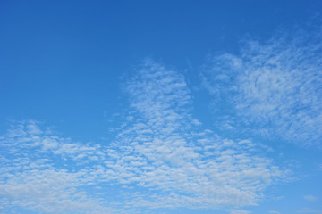 藍(lán)天浮云