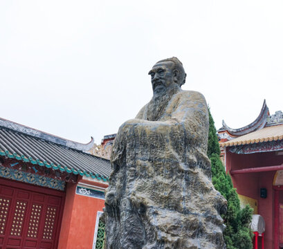 孔子雕像