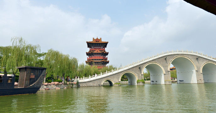 清明上河圖景區(qū)拱橋