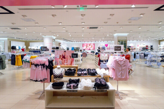 內(nèi)衣商店