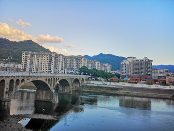 秋浦河畔