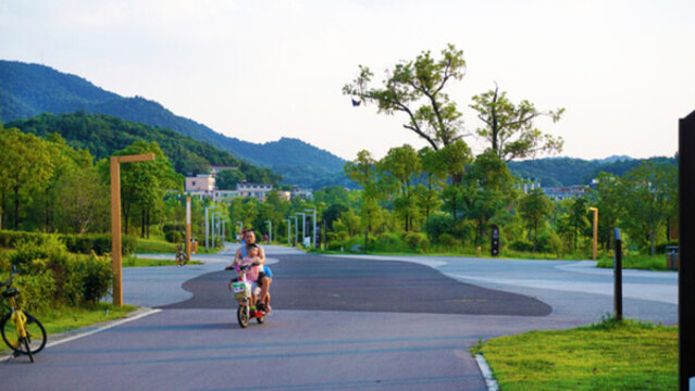 湖畔步道