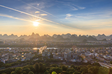 廣西桂林城區(qū)全景漓江夕陽