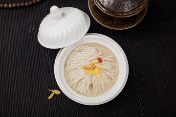 菊花豆腐湯