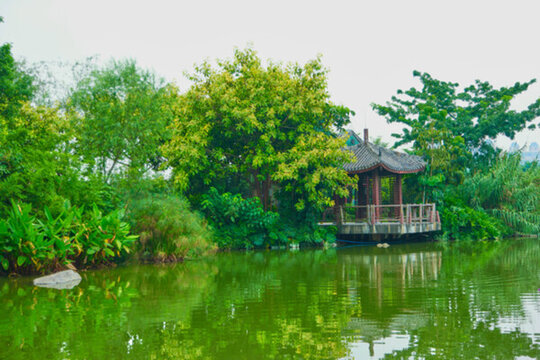 湖邊小屋