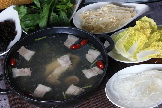 羊肉小火鍋