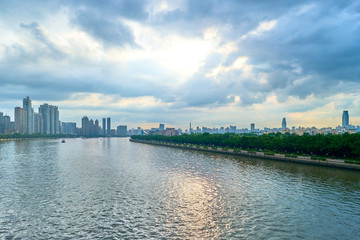 珠江夕陽(yáng)