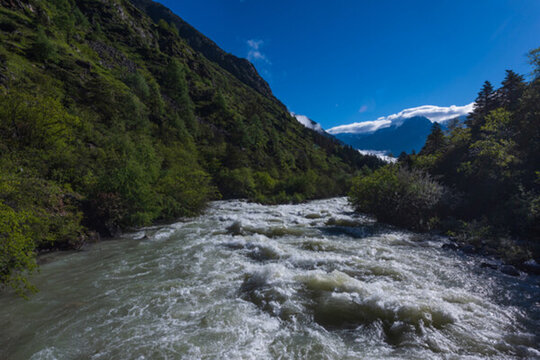 貢嘎雪山環(huán)線徒步沿途風光