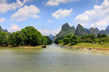桂林陽朔漓江風(fēng)光青山綠水