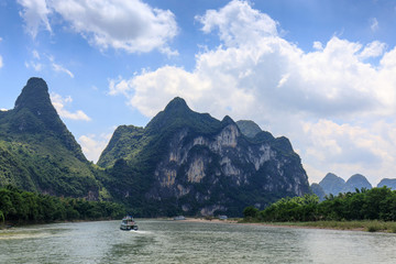 桂林陽(yáng)朔漓江風(fēng)光青山綠水