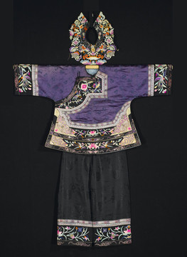 土家族繡花鳥紋女服