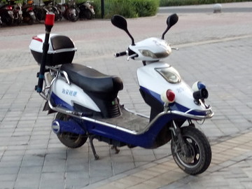 治安巡邏車