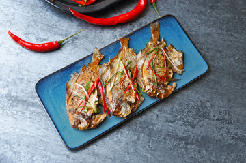 煎鯧魚