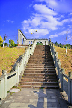 安居鳳凰山