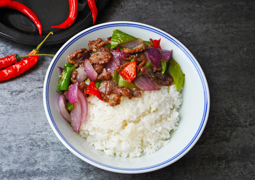 小炒牛肉飯