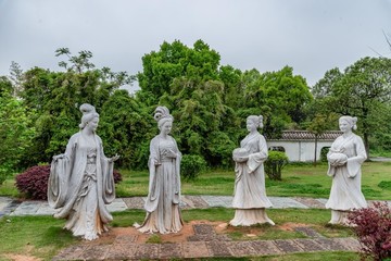 仕女出行