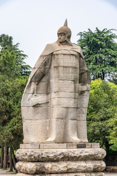周瑜石雕像