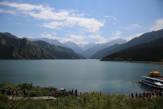 天山天池風(fēng)光