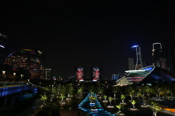 錢江新城夜景日月同輝