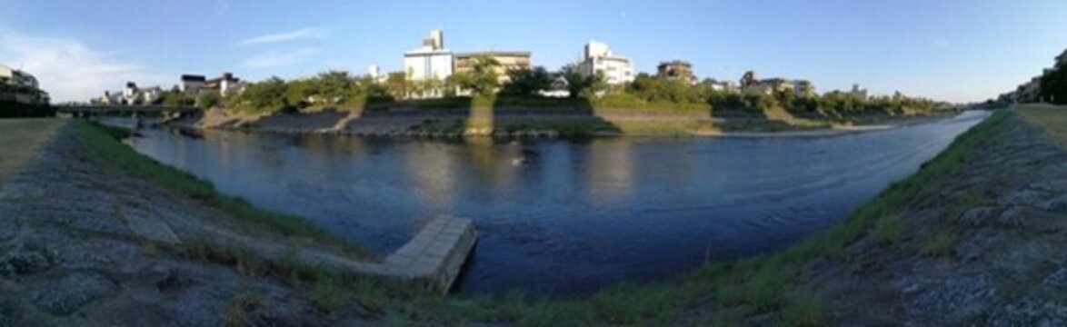 鴨川全景