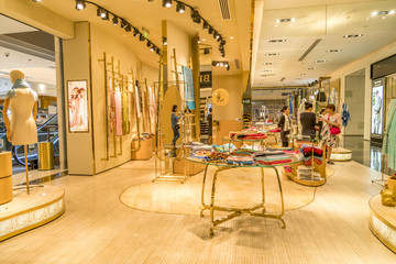 大型商場服裝專賣店