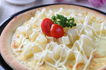 菠蘿薄餅披薩