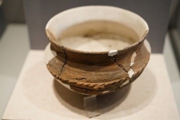 新石器時代下埝頭遺址陶釜
