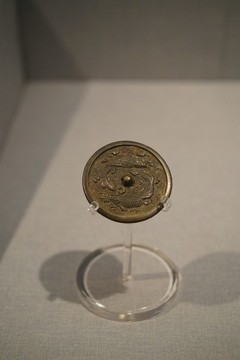 金代雙鯉紋鏡