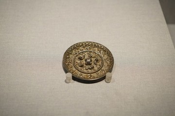 唐代瑞獸葡萄紋鏡