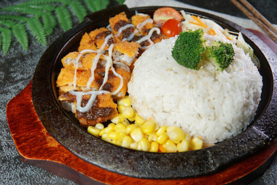 鐵板鯪魚飯