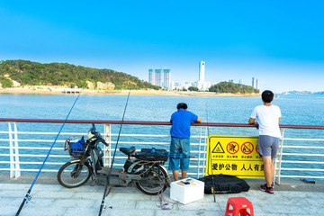 海邊垂釣