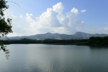 湖光山色