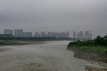 岷江晨霧